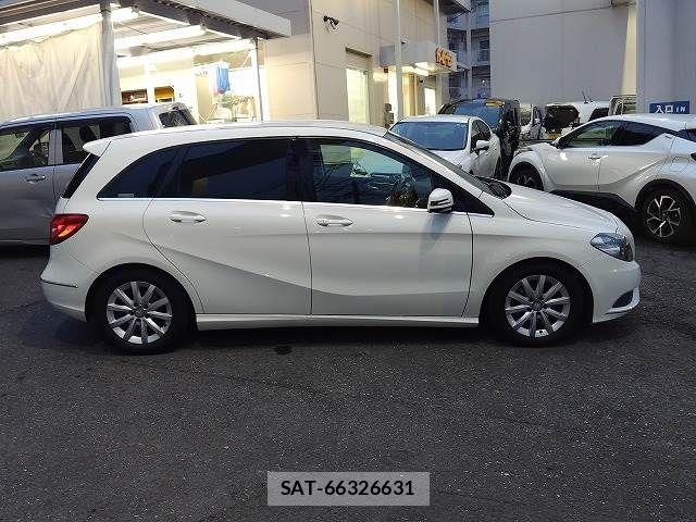 Mercedes Benz B-CLASS 2013-08 730627-17