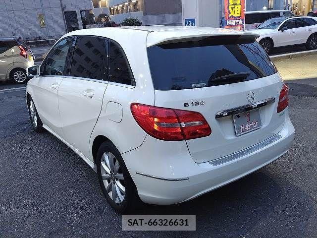 Mercedes Benz B-CLASS 2013-08 730627-1