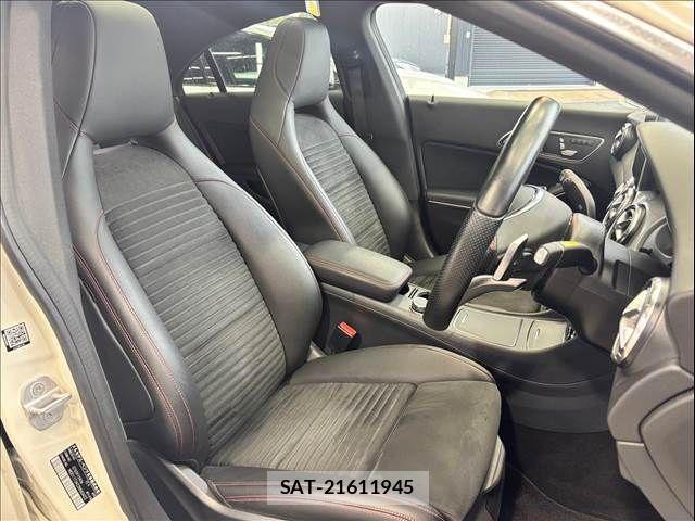 Mercedes Benz CLA-CLASS 2017-11 826407-5