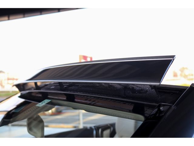 Mercedes Benz E-CLASS 2019-02 484390-10
