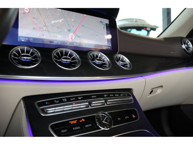 Mercedes Benz E-CLASS 2019-02 484390-24