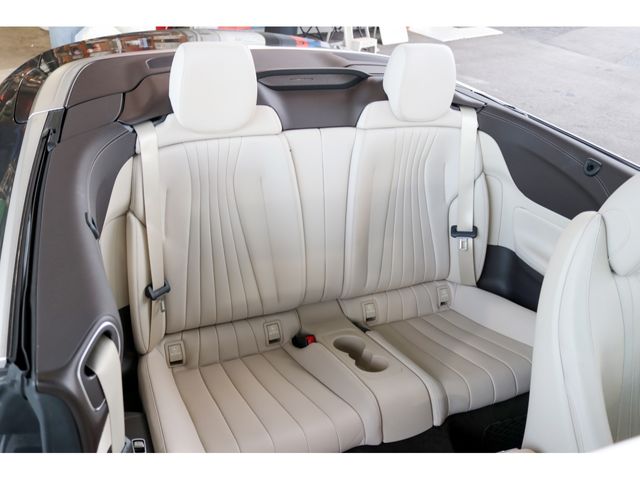Mercedes Benz E-CLASS 2019-02 484390-27