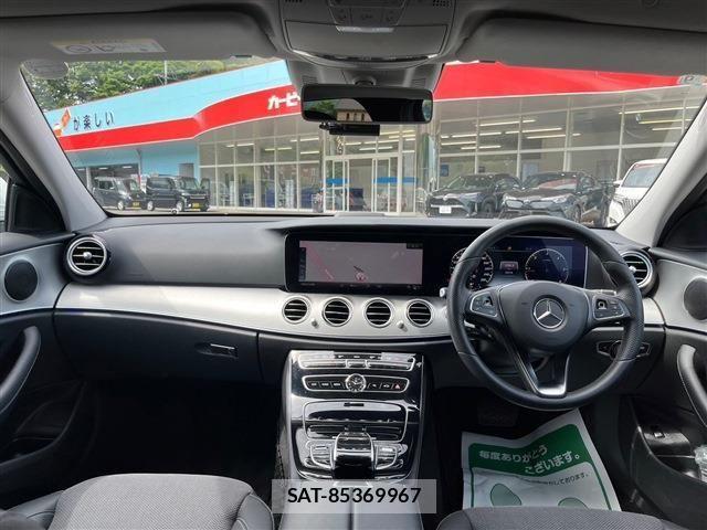 Mercedes Benz E-CLASS 2018-09 611788-1