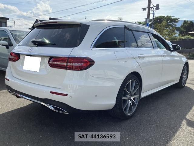 Mercedes Benz E-CLASS 2021-02 690450-4