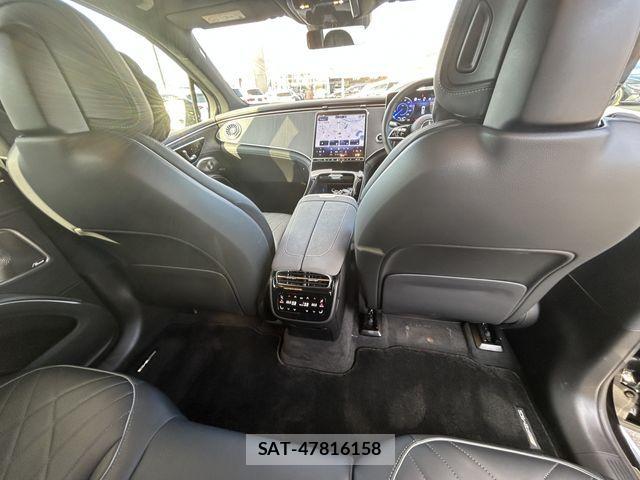 Mercedes Benz EQS 2023-11 1053288-12