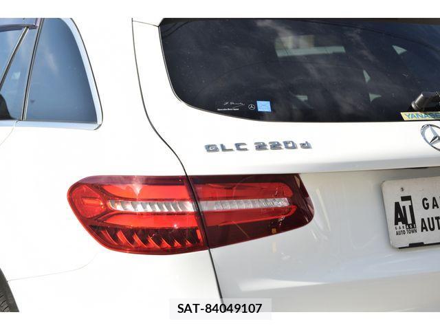 Mercedes Benz GLC-CLASS 2017-05 1168454-10