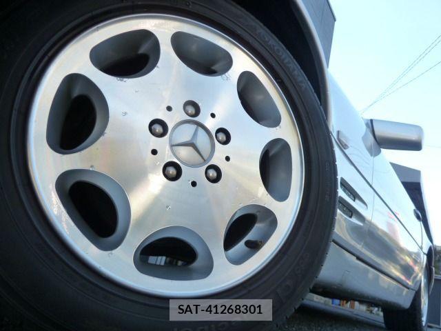 Mercedes Benz SL-CLASS 1997-12 820956-1