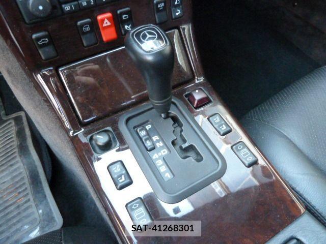 Mercedes Benz SL-CLASS 1997-12 820956-7