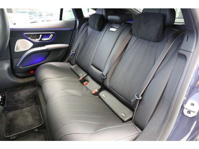 Mercedes Benz EQS 2023-06 484434-13