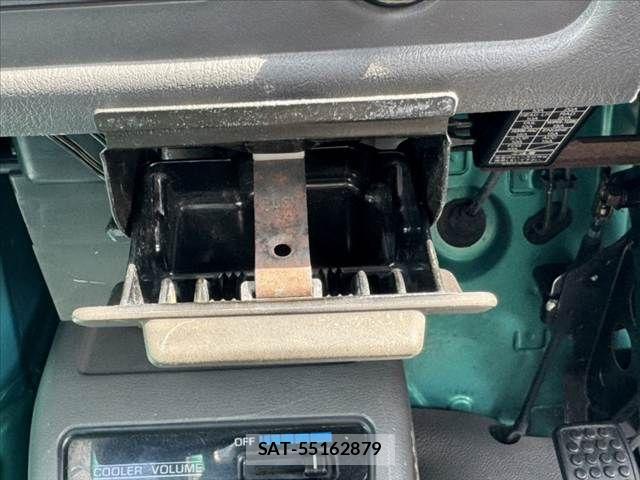 Daihatsu MIDGET II 1996-01 8245917-18