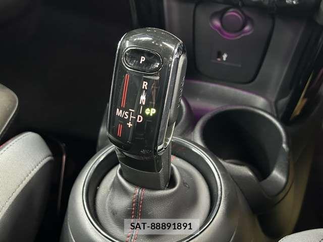 Bmw MINI 2021-04 7328363-10