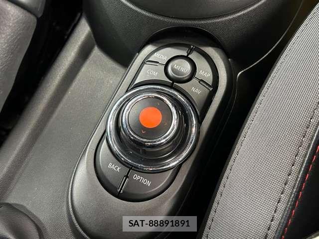 Bmw MINI 2021-04 7328363-15