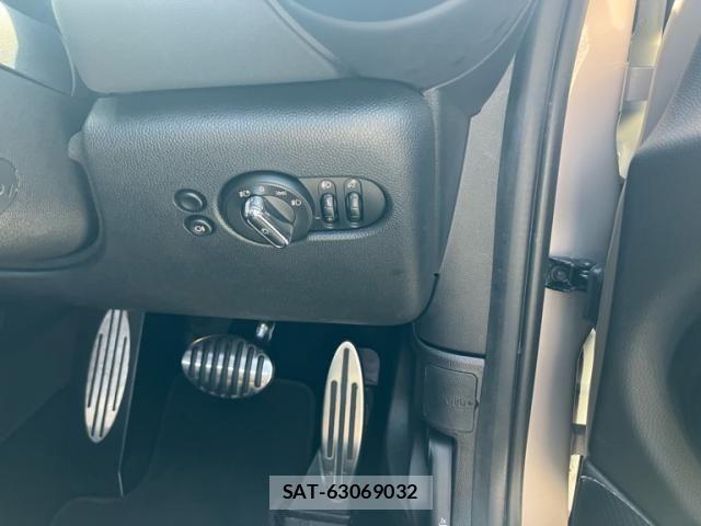 Bmw MINI 2023-03 7877762-17