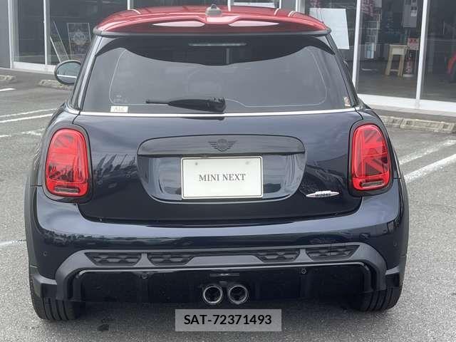 Bmw MINI 2023-08 8849792-12
