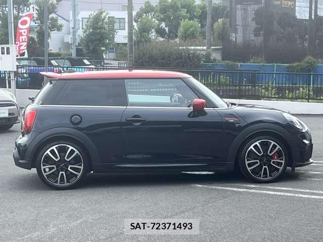 Bmw MINI 2023-08 8849792-14