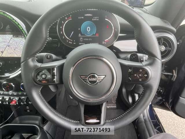 Bmw MINI 2023-08 8849792-19
