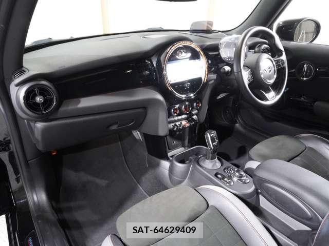 Bmw MINI 2021-10 8849793-12