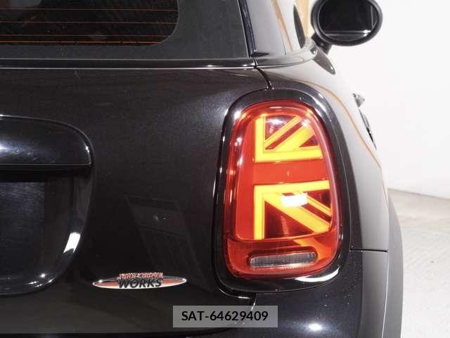 Bmw MINI 2021-10 8849793-24