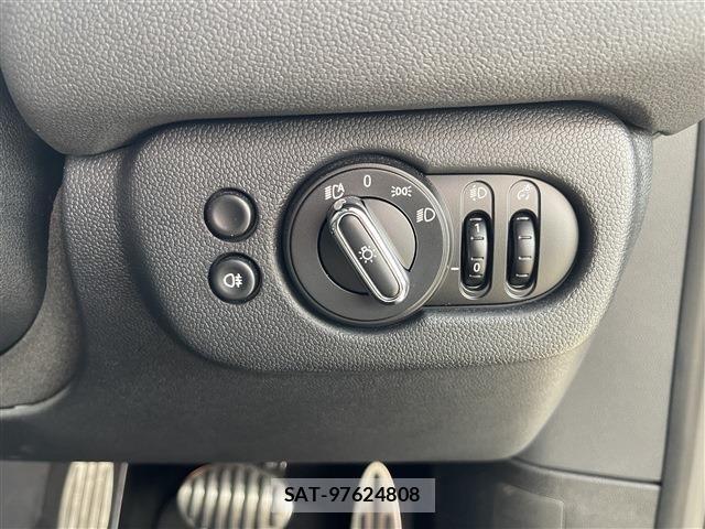 Bmw MINI CLUBMAN 2020-05 7059549-11
