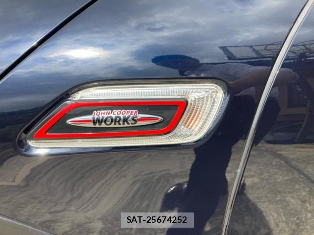 Bmw MINI CLUBMAN 2021-06 8036765-9