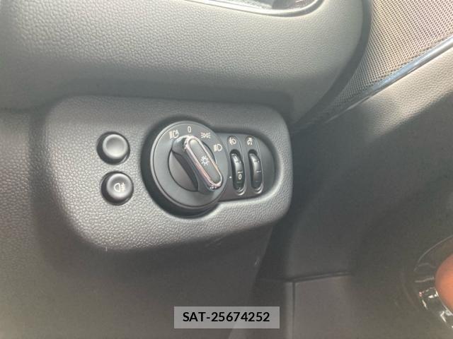 Bmw MINI CLUBMAN 2021-06 8036765-23