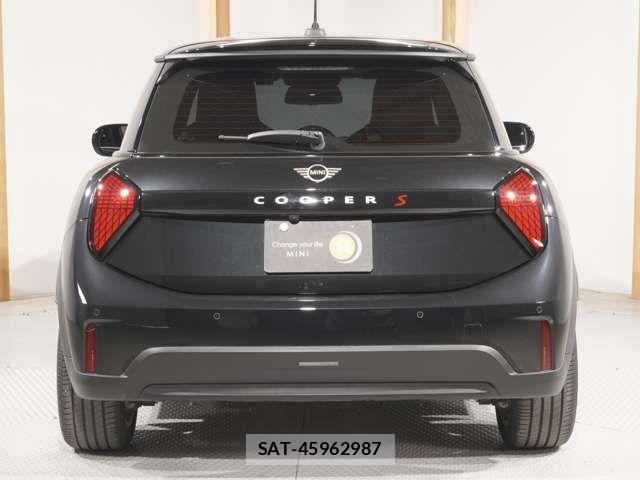 Bmw MINI 2024-11 5872020-9