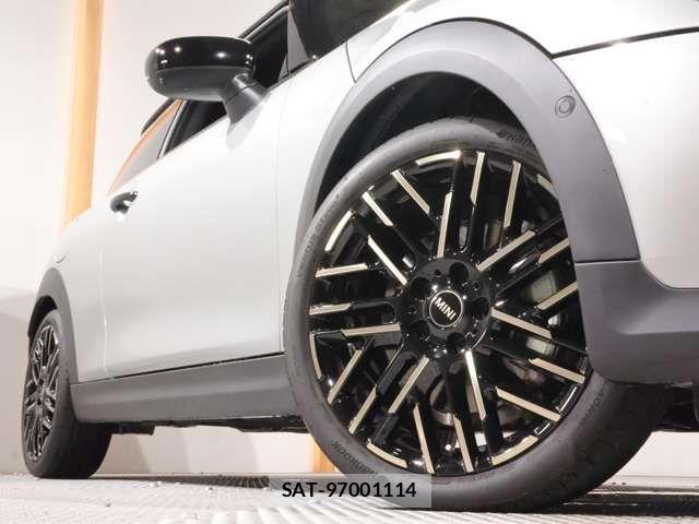 Bmw MINI 2025-07 7059555-19