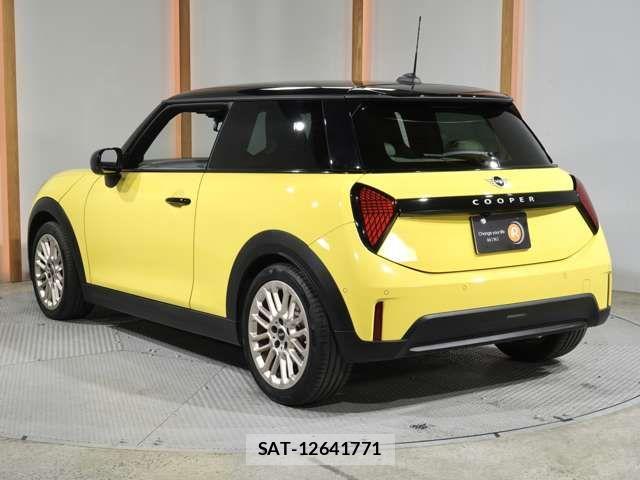 Bmw MINI 2024-11 7221753-10