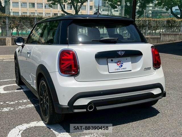 Bmw MINI 2023-12 7221747-14