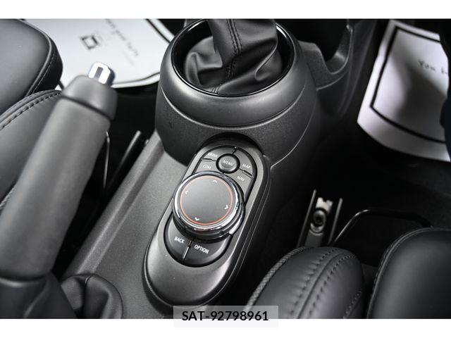 Bmw MINI 2018-06 7328379-25