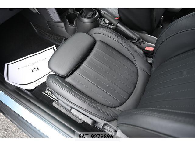 Bmw MINI 2018-06 7328379-28