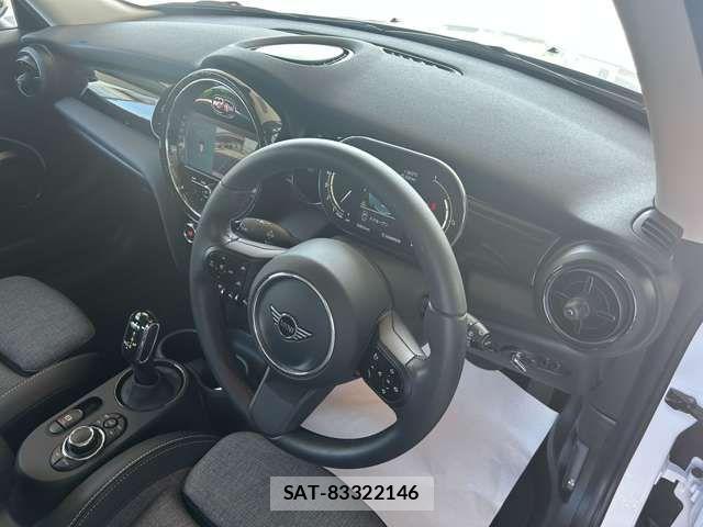 Bmw MINI 2023-05 7328369-15