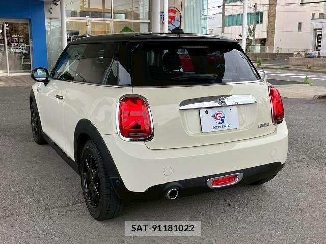Bmw MINI 2019-08 7358748-12