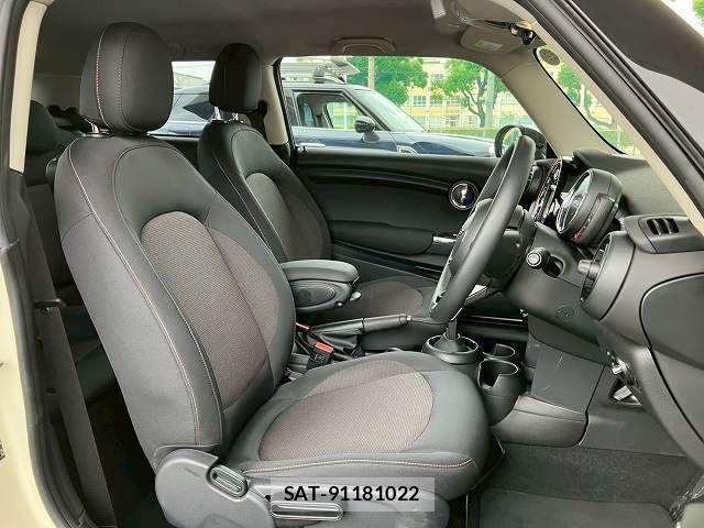 Bmw MINI 2019-08 7358748-16