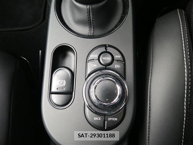 Bmw MINI 2023-12 7392870-10