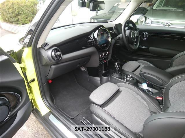 Bmw MINI 2023-12 7392870-14