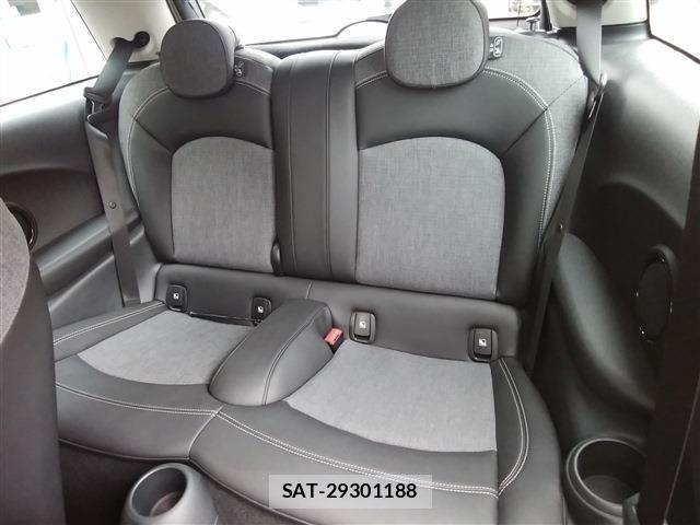Bmw MINI 2023-12 7392870-16