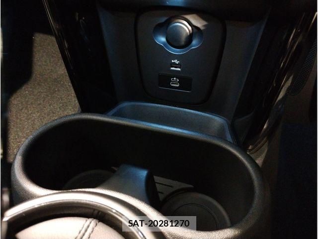 Bmw MINI 2023-10 7725674-16