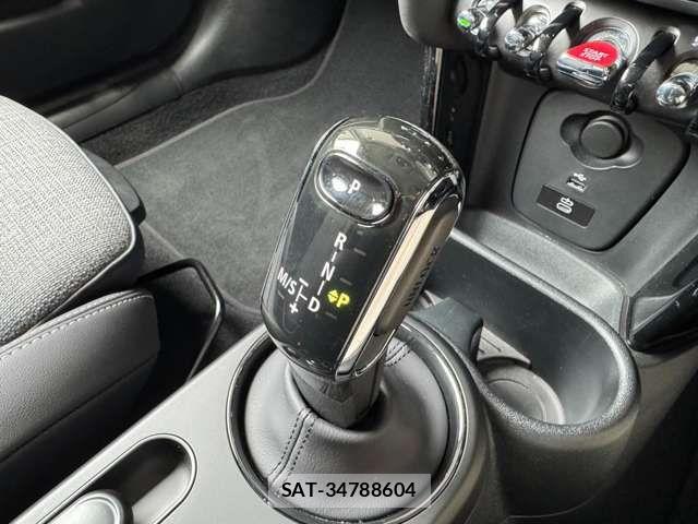Bmw MINI 2023-10 8074588-17