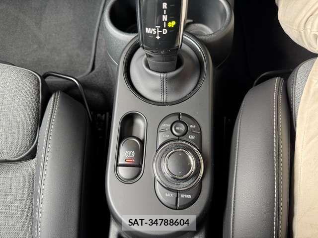 Bmw MINI 2023-10 8074588-18