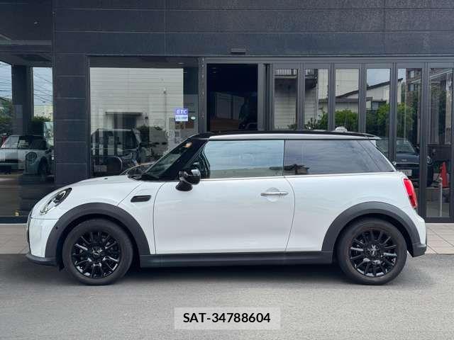 Bmw MINI 2023-10 8074588-2