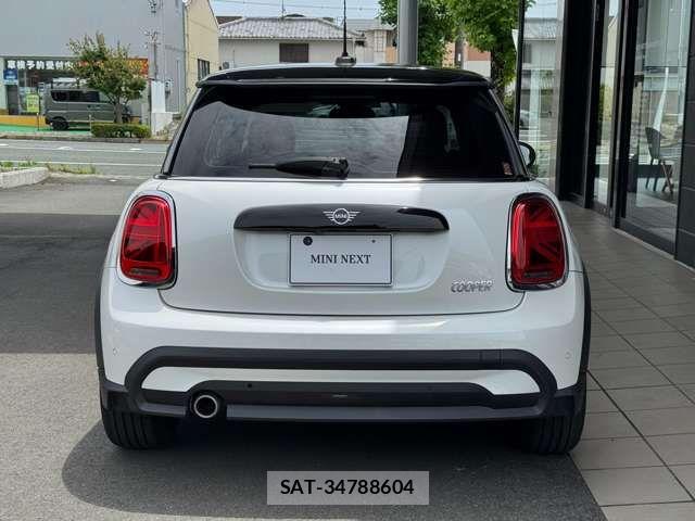 Bmw MINI 2023-10 8074588-3
