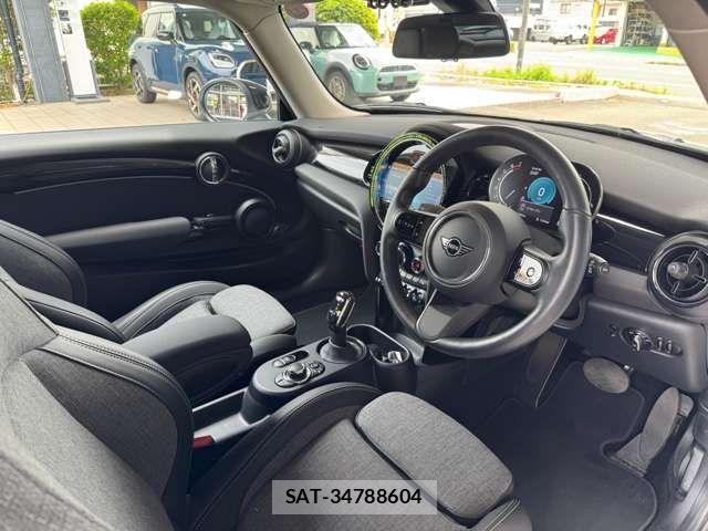 Bmw MINI 2023-10 8074588-6