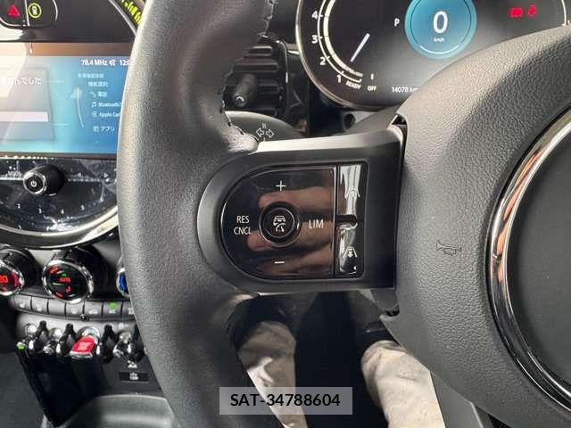 Bmw MINI 2023-10 8074588-8