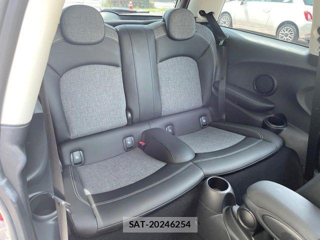 Bmw MINI 2022-07 8131229-9