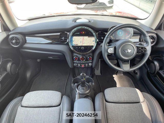 Bmw MINI 2022-07 8131229-1