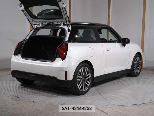 Bmw MINI 2024-06 8131228-25
