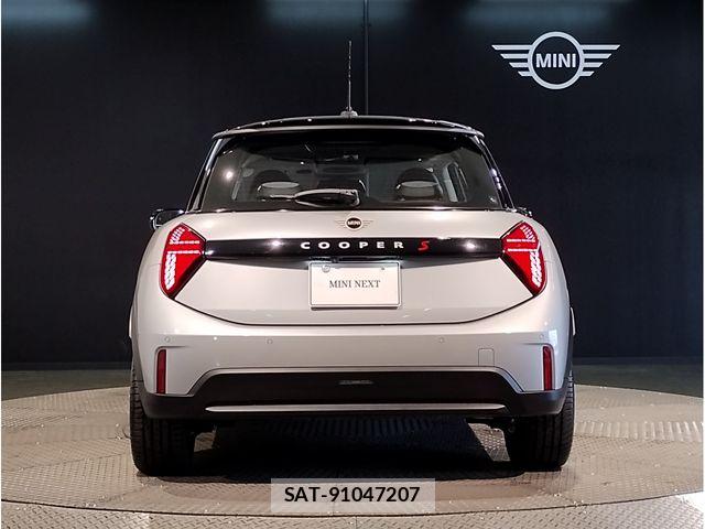 Bmw MINI 2024-08 8158812-3
