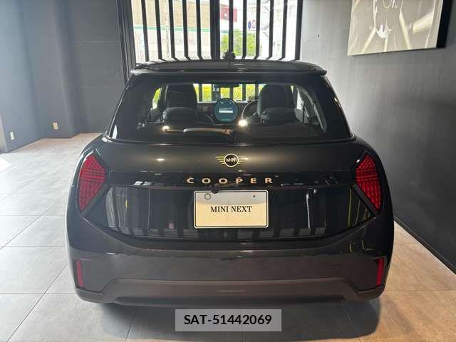 Bmw MINI 2024-12 8208722-3