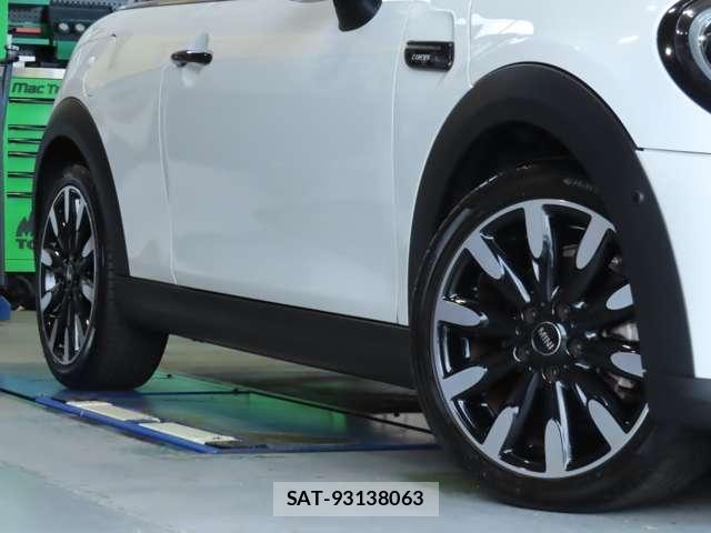 Bmw MINI 2024-04 8208723-9